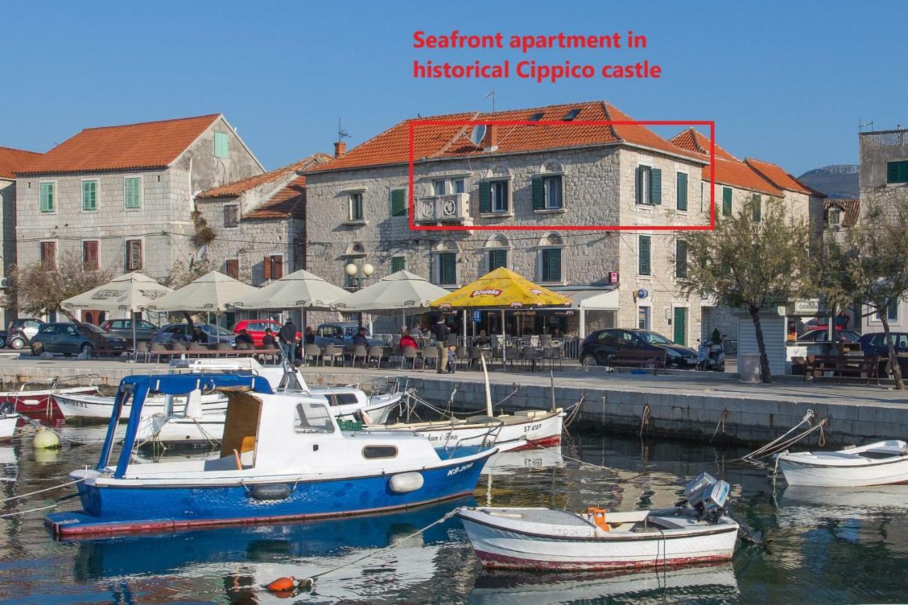 Seafront Apartment In Historical Cippico Castle Kaštela المظهر الخارجي الصورة