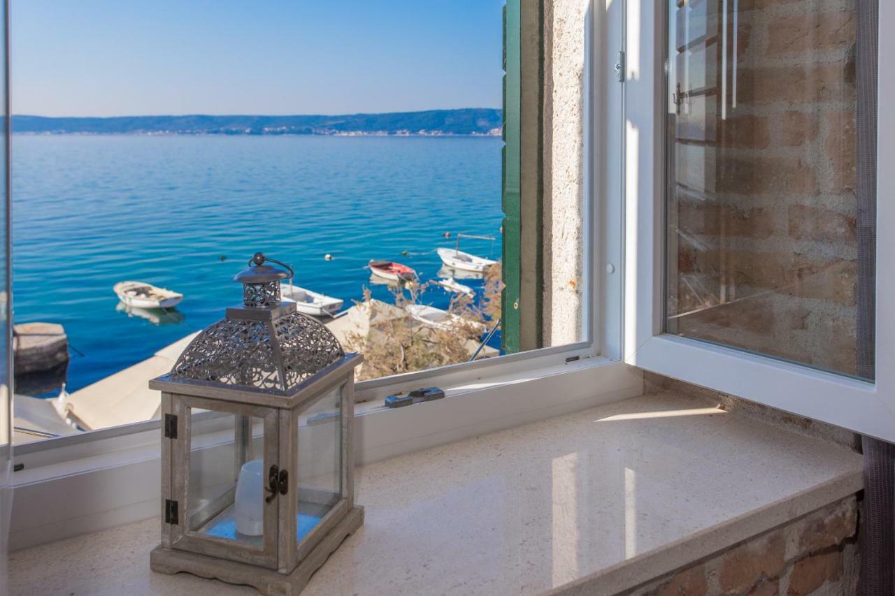 Seafront Apartment In Historical Cippico Castle Kaštela المظهر الخارجي الصورة