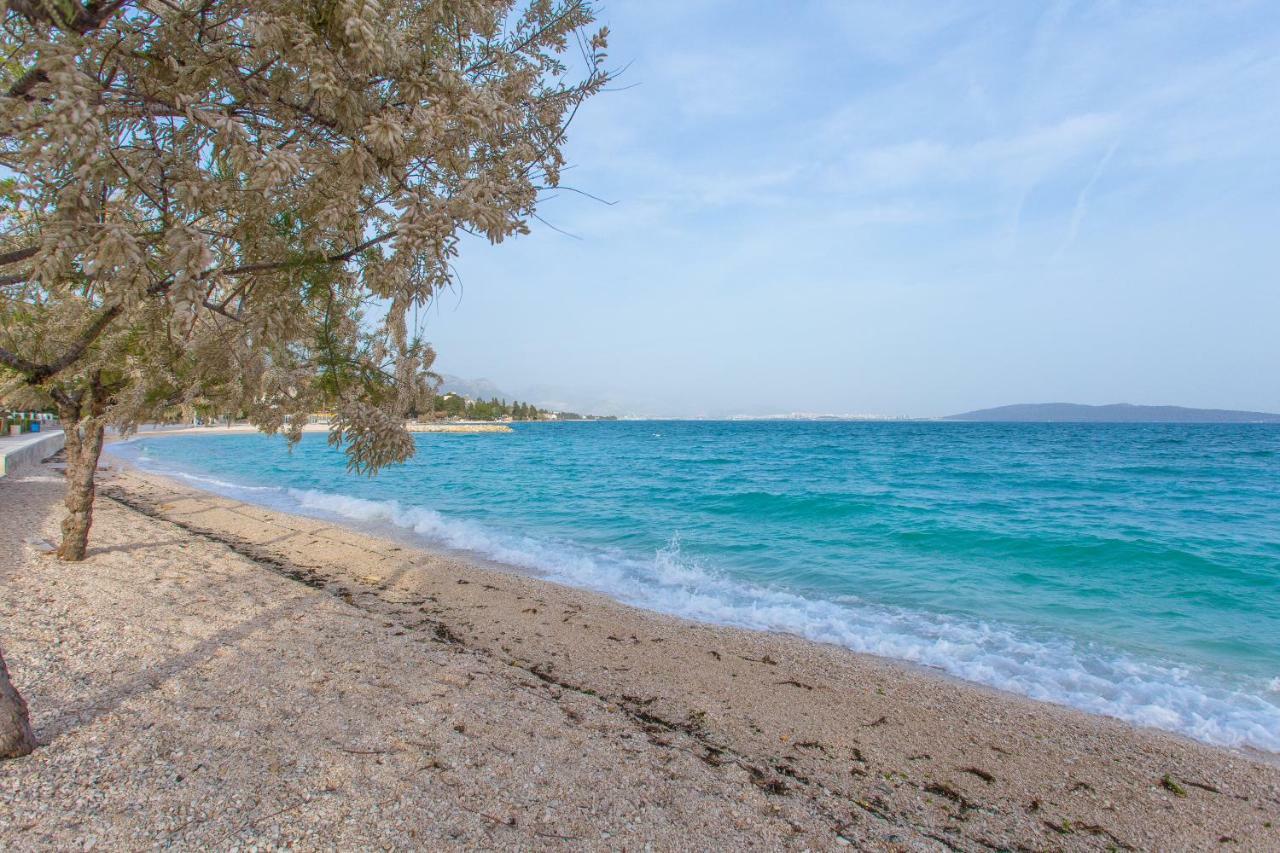 Seafront Apartment In Historical Cippico Castle Kaštela المظهر الخارجي الصورة